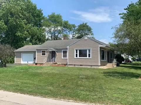 144 Portage St, Oak Harbor, OH 43449