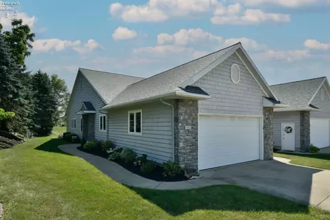 761 N Hidden Harbor Dr, Port Clinton, OH 43452