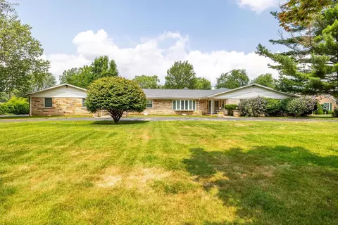 2296 Buckland Ave, Fremont, OH 43420