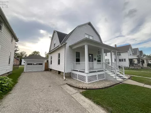 1124 White Ave, Fremont, OH 43420