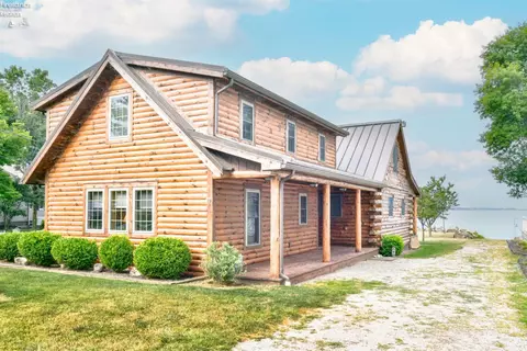 4214 S Memorial Shoreway Dr, Marblehead, OH 43440