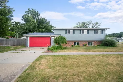 4015 Yale Dr, Lorain, OH 44055