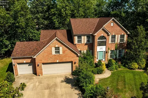 1057 Shawnee Ct, Vermilion, OH 44089