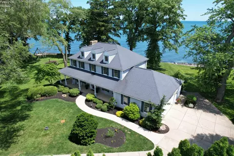 1219 Cleveland W Rd, Huron, OH 44839