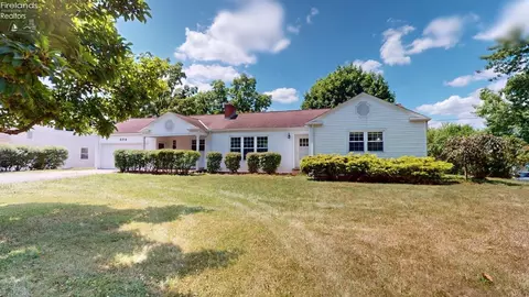 Other - 604 Euclid St, Willard, OH 44890 photo 2 of 18