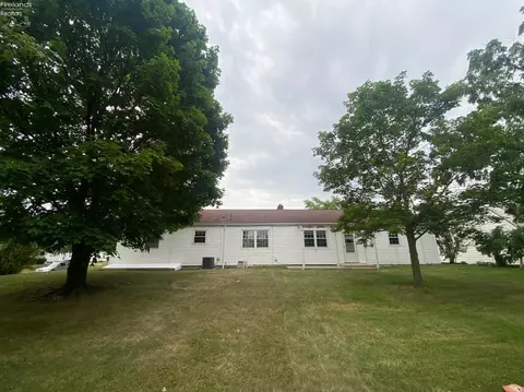 Exterior - 604 Euclid St, Willard, OH 44890 photo 3 of 5