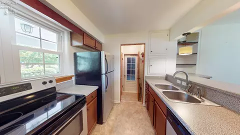 Kitchen - 604 Euclid St, Willard, OH 44890 photo 2 of 2