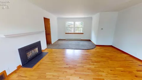 Living - 604 Euclid St, Willard, OH 44890 photo 1 of 5