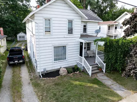 229 W Maple St, Clyde, OH 43410