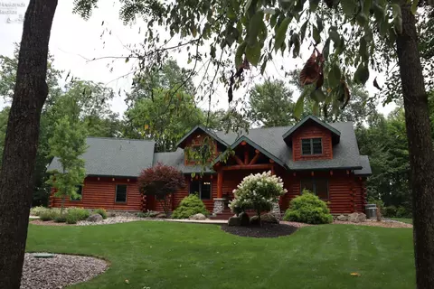 2271 Snyder Rd, Willard, OH 44890