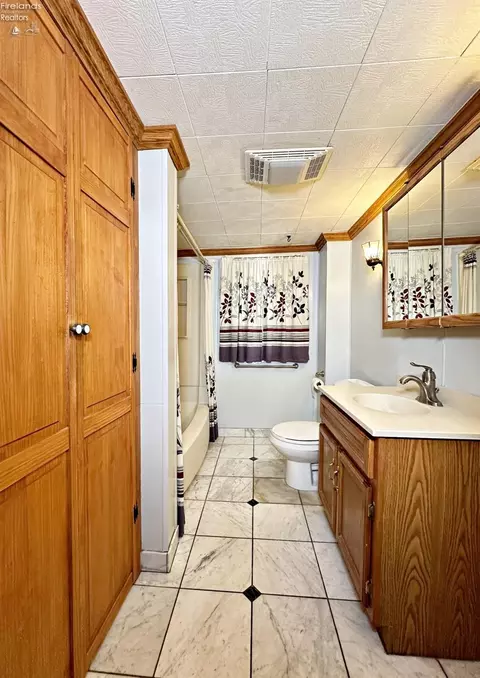 199 E Davis St, Tiffin, OH 44883 photo 17