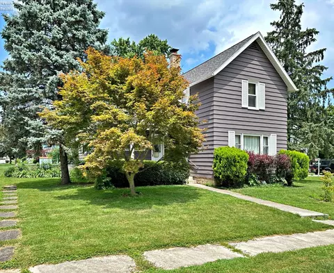199 E Davis St, Tiffin, OH 44883 photo 2