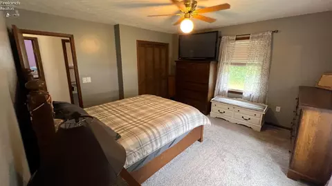 Bedroom - 3227 Fern Rd, Willard, OH 44890 photo 2 of 7