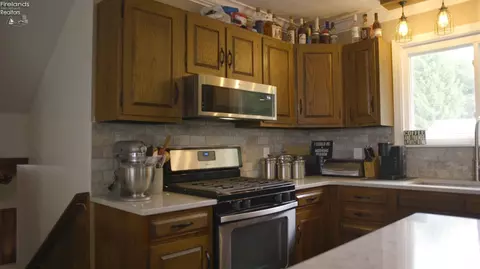 Kitchen - 3227 Fern Rd, Willard, OH 44890 photo 1 of 2