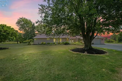 8230 W Stump Rd, Oak Harbor, OH 43449