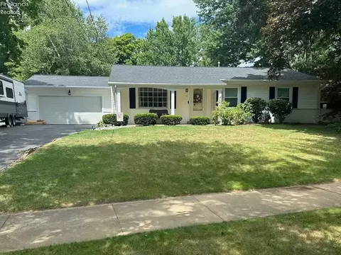 13 Hawthorne Dr, Norwalk, OH 44857