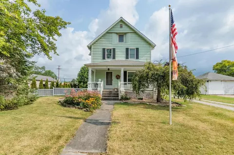 52 Pearl St, Wakeman, OH 44889