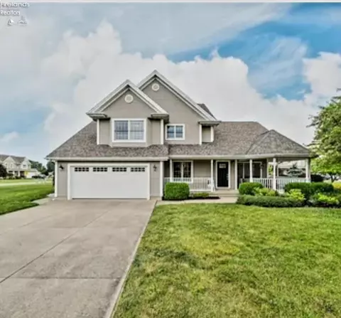 701 Evergreen Cir, Huron, OH 44839