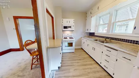 734 Park St, Willard, OH 44890 photo 18