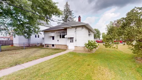 734 Park St, Willard, OH 44890 photo 4