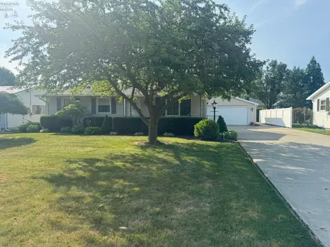 320 W Strub Rd, Sandusky, OH 44870