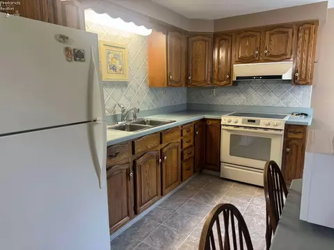 Kitchen - 320 W Strub Rd, Sandusky, OH 44870 photo 3 of 4