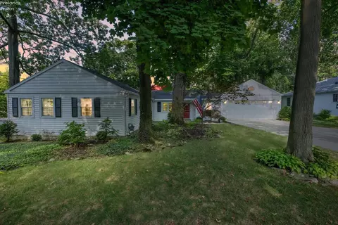 309 Cherry Ave, Lakeside, OH 43440