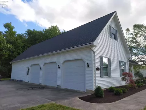 709 Kennedy Dr, Willard, OH 44890 photo 4