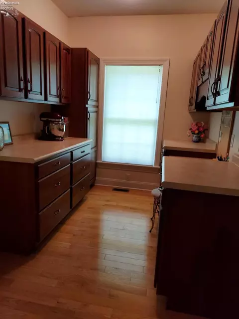 709 Kennedy Dr, Willard, OH 44890 photo 11