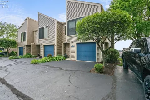 616 Parkside Dr #7, Marblehead, OH 43440
