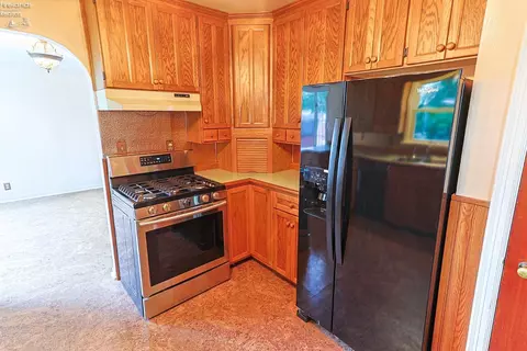 218 Williams St, Huron, OH 44839 photo 9
