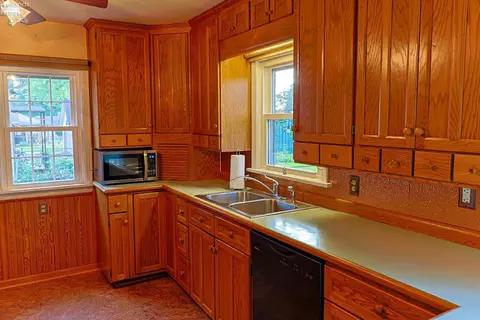 218 Williams St, Huron, OH 44839 photo 8