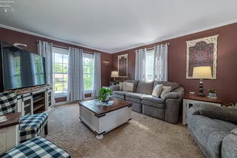 508 Cottonwood Dr, Willard, OH 44890 photo 5