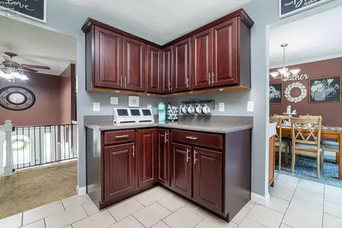 508 Cottonwood Dr, Willard, OH 44890 photo 10
