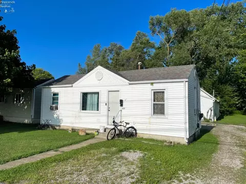 558 Southwest St, Bellevue, OH 44811