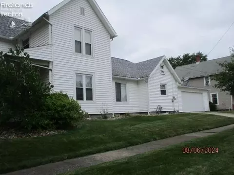 404 W Emerald St, Willard, OH 44890 photo 3