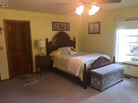 Bedroom - 911 Bogart Rd, Huron, OH 44839 photo 1 of 5