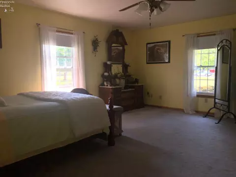 Bedroom - 911 Bogart Rd, Huron, OH 44839 photo 4 of 5