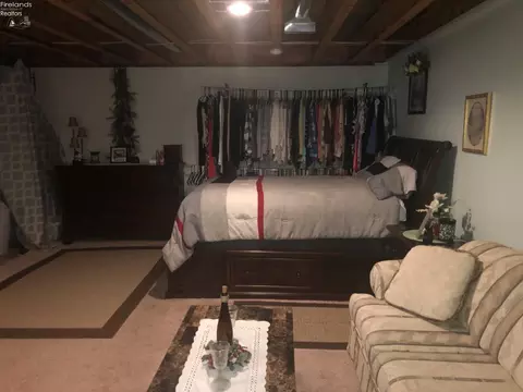 Bedroom - 911 Bogart Rd, Huron, OH 44839 photo 2 of 5