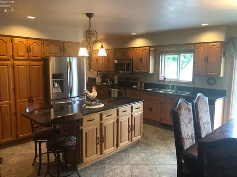 Kitchen - 911 Bogart Rd, Huron, OH 44839 photo 2 of 6