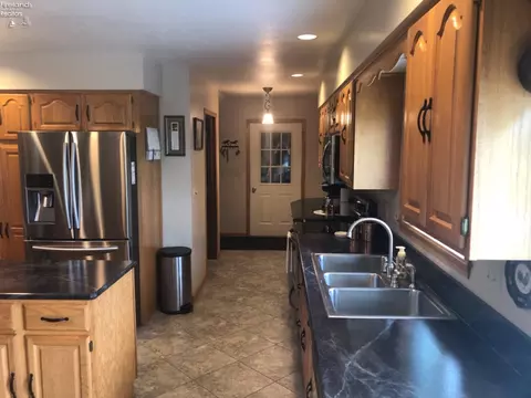 Kitchen - 911 Bogart Rd, Huron, OH 44839 photo 5 of 6