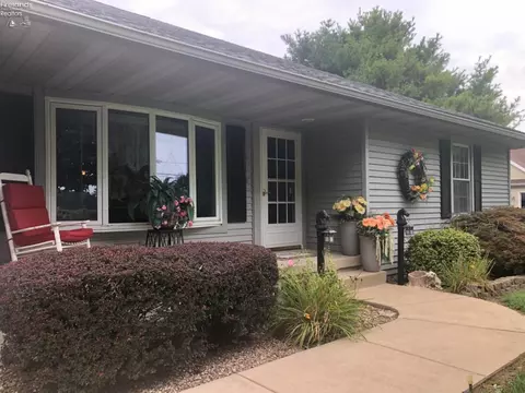 Exterior - 911 Bogart Rd, Huron, OH 44839 photo 4 of 29