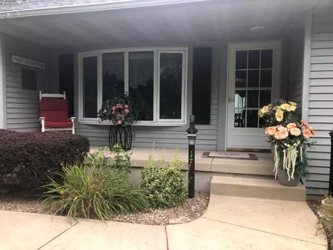 Exterior - 911 Bogart Rd, Huron, OH 44839 photo 5 of 29