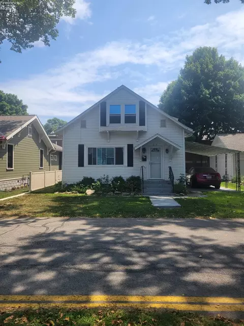 453 Walnut Ave, Lakeside, OH 43440