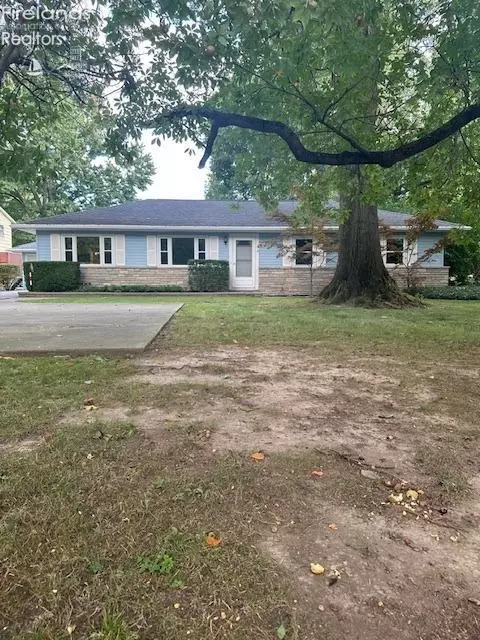 300 Riverside Drive Dr, Tiffin, OH 44883
