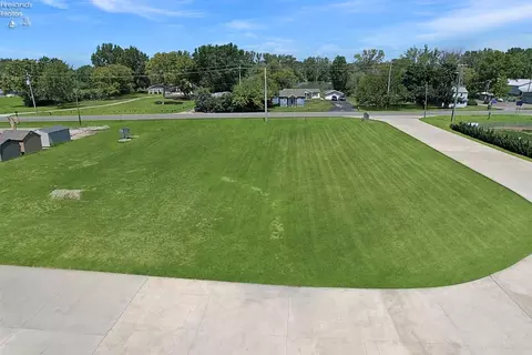 2650 E Harbor Rd, Port Clinton, OH 43452