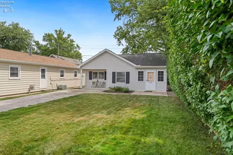 253 N Worthy St, Marblehead, OH 43440