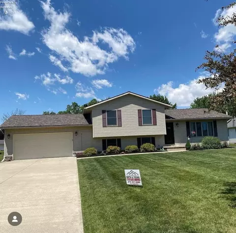 612 Carmen Pl, Fremont, OH 43420