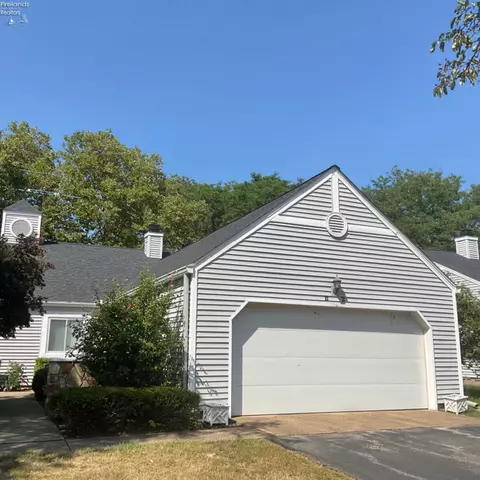 375 Yorktown Pl, Vermilion, OH 44089