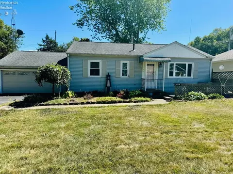 4378 E Ledge Rd, Port Clinton, OH 43452